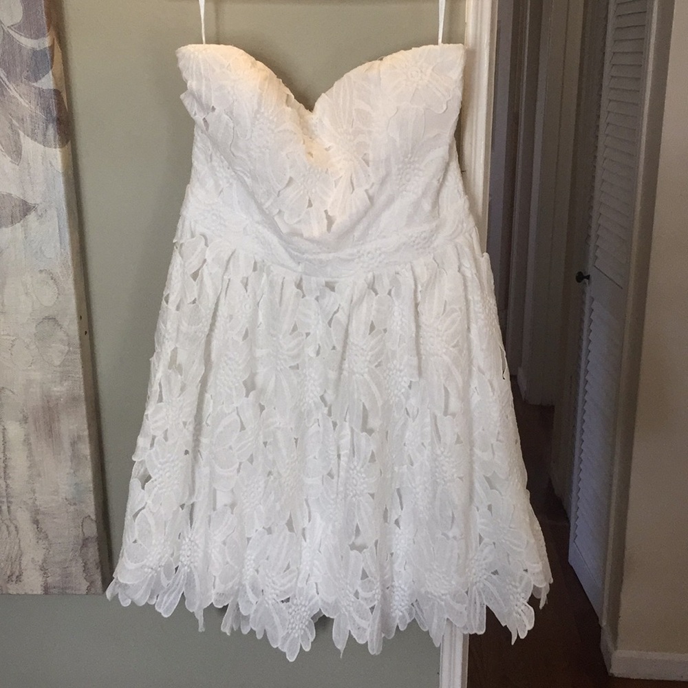 White strapless dress